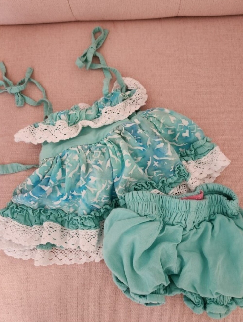 Well Dreased Wolf Wildling 9 Months Turquoise Lace Trim Baby Outfit Bloomers Set